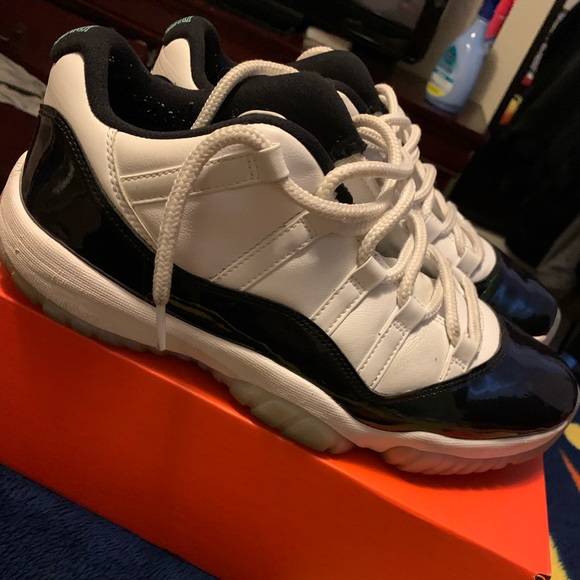 Jordan Other - Jordans 11 concord low